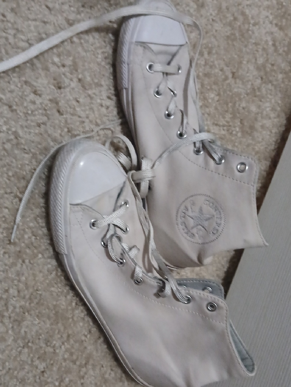 Converse High Top Sneakers in Off-White Size 8